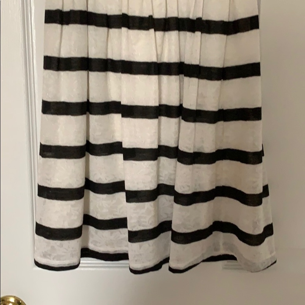 Black and white dress - Picture 2 of 4